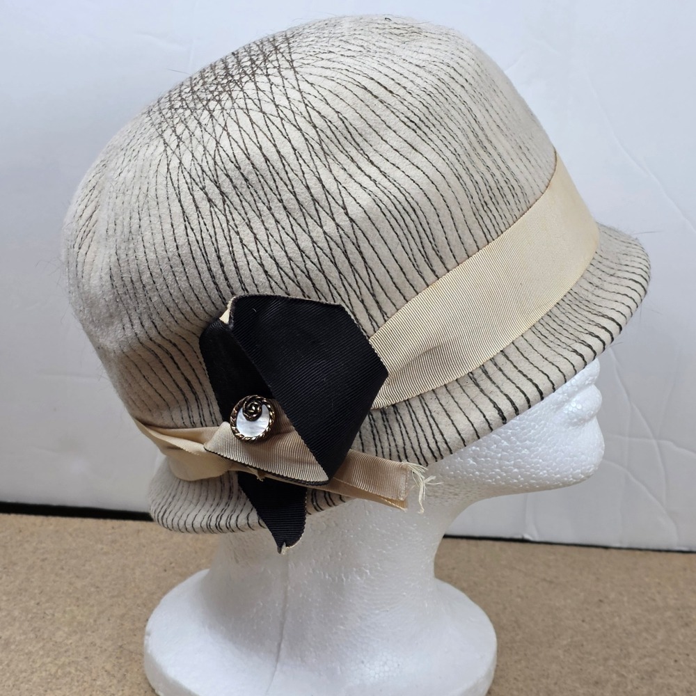 Jacques Heim Paris Cloche Hat‎ Womens Beige Black Stripe Bow Button Accent